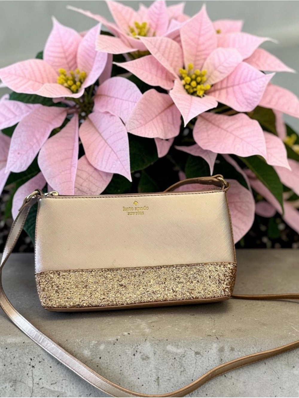 Kate Spade Greta Court Ramey Crossbody Cityscape (992) Saffiano PVC Gold Glitter - Picture 3 of 15